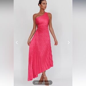 Elegant Pink One-Shoulder Pleated Dress